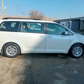 Toyota Sienna 2017