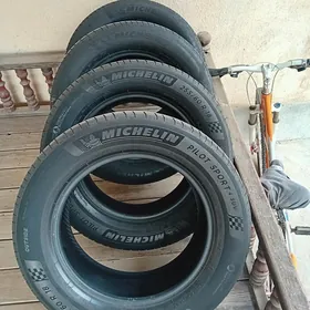 pakriska MICHELIN 255/60 R 18