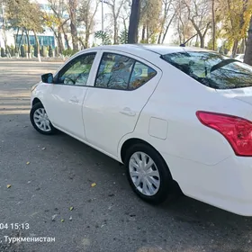 Nissan Versa 2018