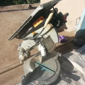 Makita