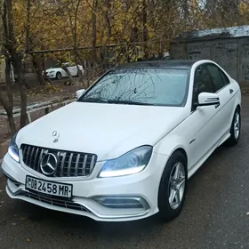 Mercedes-Benz C350 2010