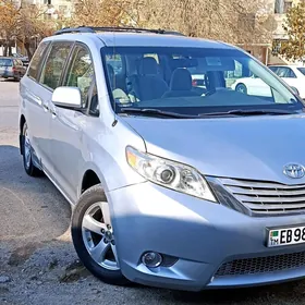 Toyota Sienna 2011