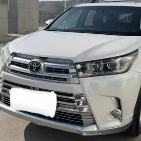 Toyota Highlander 2018