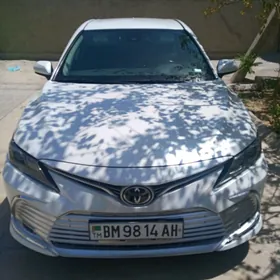 Toyota Camry 2021