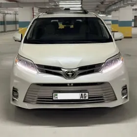 Toyota Sienna 2019