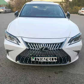 Lexus ES 2020