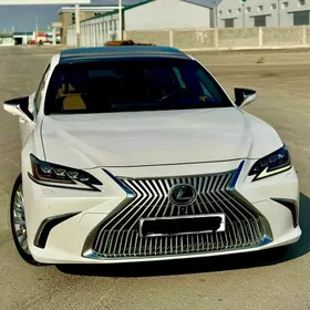 Lexus ES 2019