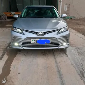 Toyota Camry 2018