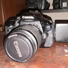 canon 600 D