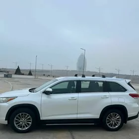 Toyota Highlander 2019