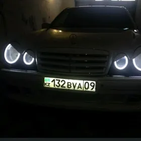 Mercedes-Benz E320 1999