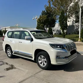 Toyota Land Cruiser Prado 2022