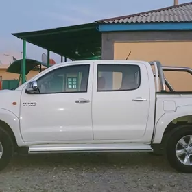 Toyota Hilux 2013