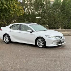 Toyota Camry 2018