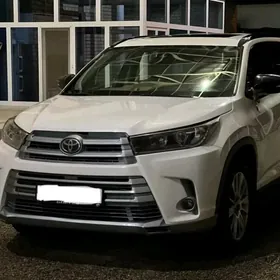 Toyota Highlander 2019