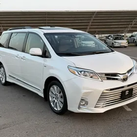 Toyota Sienna 2019