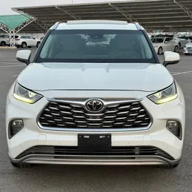 Toyota Highlander 2021