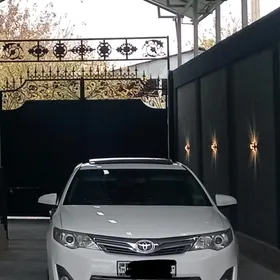 Toyota Camry 2014