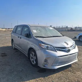 Toyota Sienna 2019