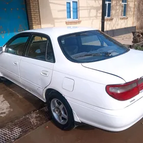 Toyota Carina 1995