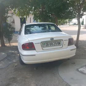 Hyundai Sonata 2002