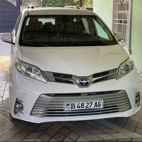 Toyota Sienna 2019