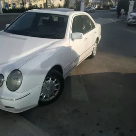 Mercedes-Benz E-Class 2001