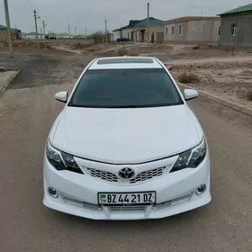 Toyota Camry 2014