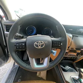 Toyota Fortuner 2024