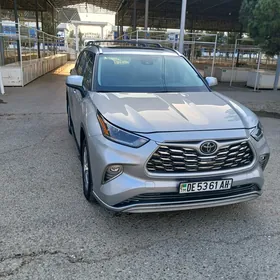 Toyota Highlander 2021