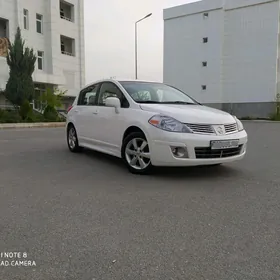 Nissan Versa 2012