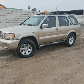 Nissan Pathfinder 2000