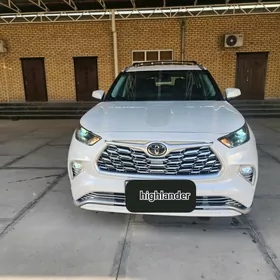 Toyota Highlander 2021