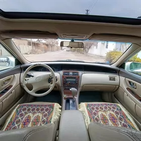 Toyota Avalon 2000