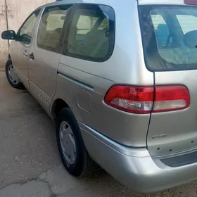 Toyota Sienna 2001