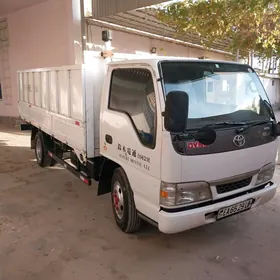 Mitsubishi Canter 1990