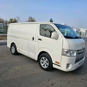 Toyota Hiace 2016