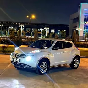 Nissan JUKE 2013