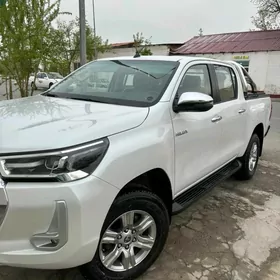 Toyota Hilux 2023