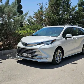 Toyota Sienna 2021