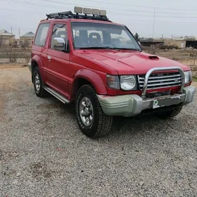 Mitsubishi Pajero 1993