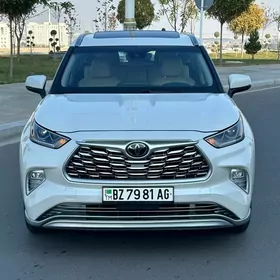 Toyota Highlander 2021