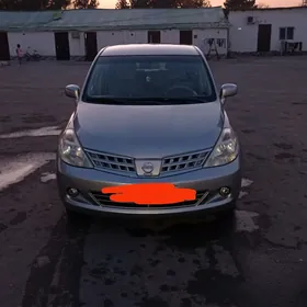 Nissan Tiida 2006