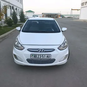 Hyundai Accent 2011