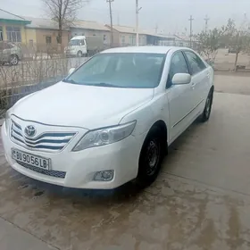 Toyota Camry 2010