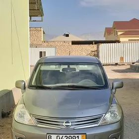 Nissan Versa 2010