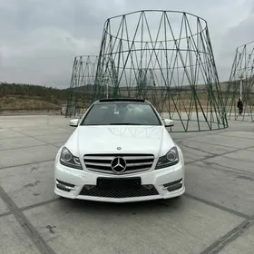 Mercedes-Benz C350 2014