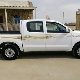 Toyota Hilux 2011