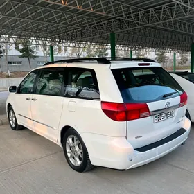 Toyota Sienna 2003