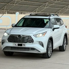 Toyota Highlander 2021